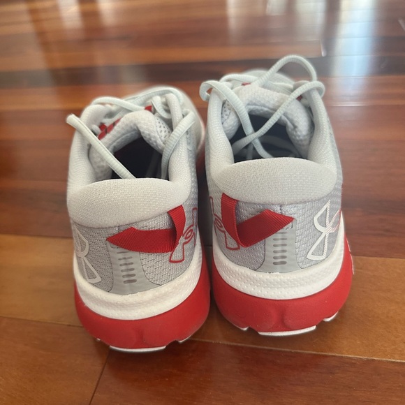 Women's Under Armour Wisconsin Badgers Infinite 5 Running Shoes - Picture 3 of 6